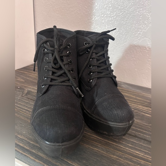 Size 7.5 ANDREA Black Lace-Up Ankle Chunky Boots Alt Fall Winter Goth - Picture 6 of 7